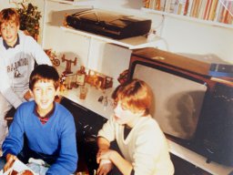 E1983 RAVA PUPS1